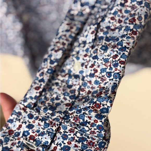 Lands' End Men’s Traditional Long-Sleeve Floral Print Shirt, Size M. - Picture 4 of 7